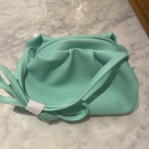 Trendy cloud bag by darphin paris